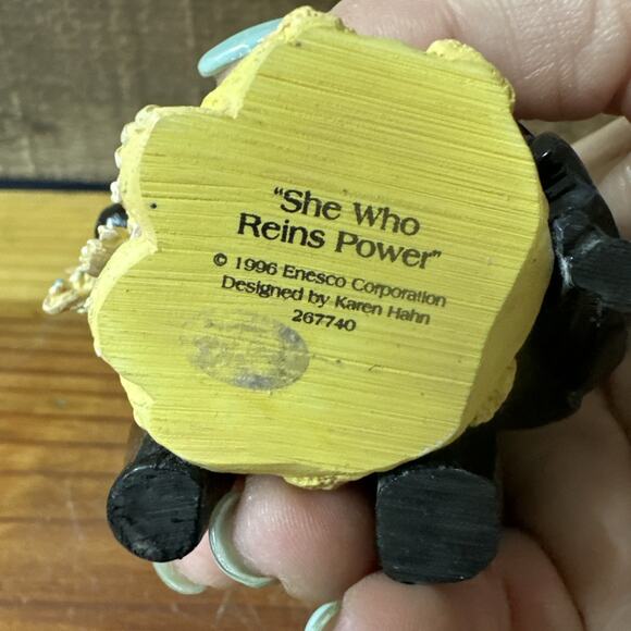 Friends Of The Feather - "She Who Reins Power" - Enesco 1996 Black Horse - Picture 5 of 5